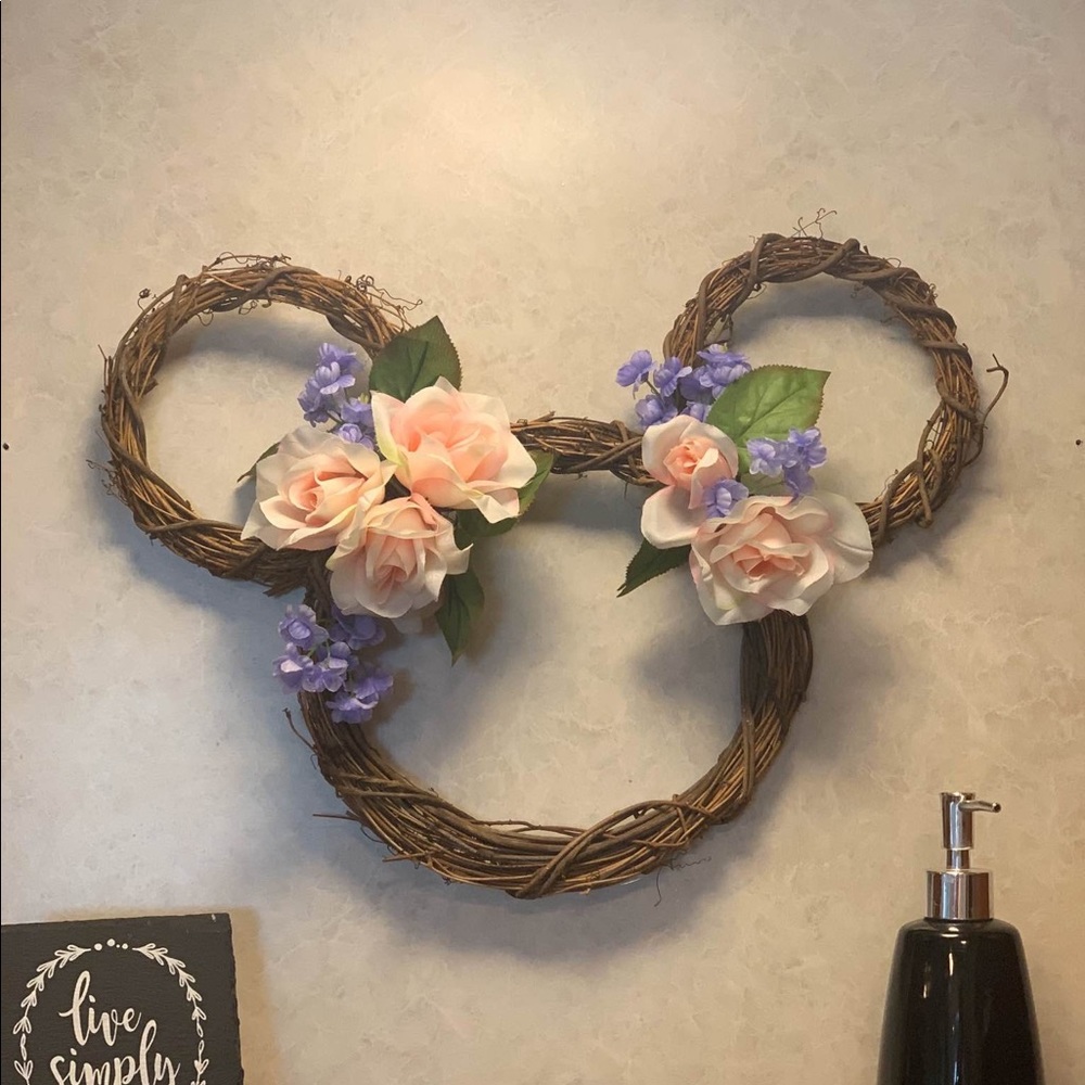 Made-to-Order Mickey-Shaped Smell Good Wreaths